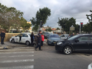 بالصور: اصابة طفيفة لشخصين بحادث طرق بمدينة يافا 